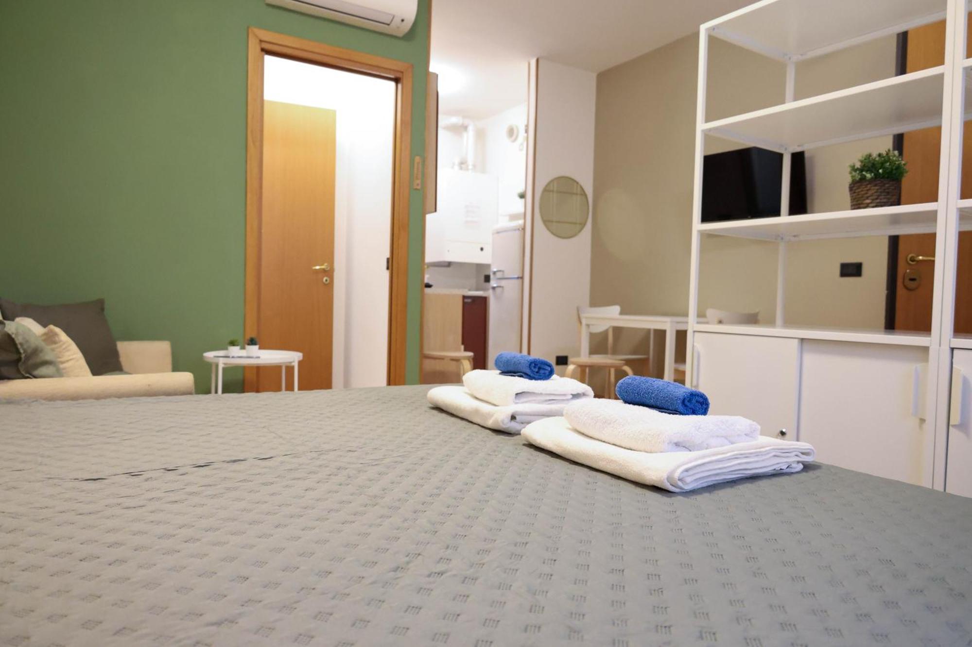 Ferienwohnung Nel Centro Di Desenzano Desenzano del Garda Exterior foto
