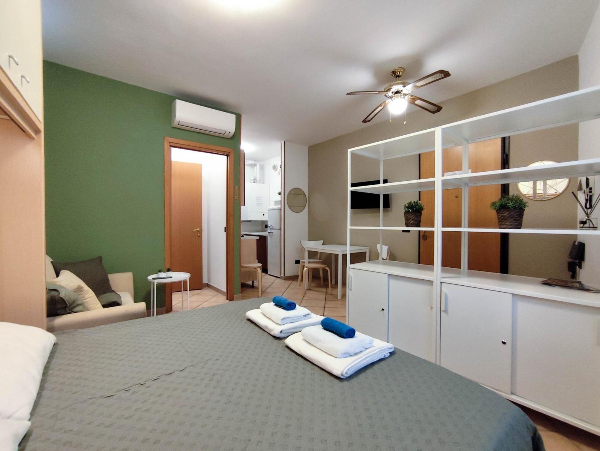 Ferienwohnung Nel Centro Di Desenzano Desenzano del Garda Exterior foto