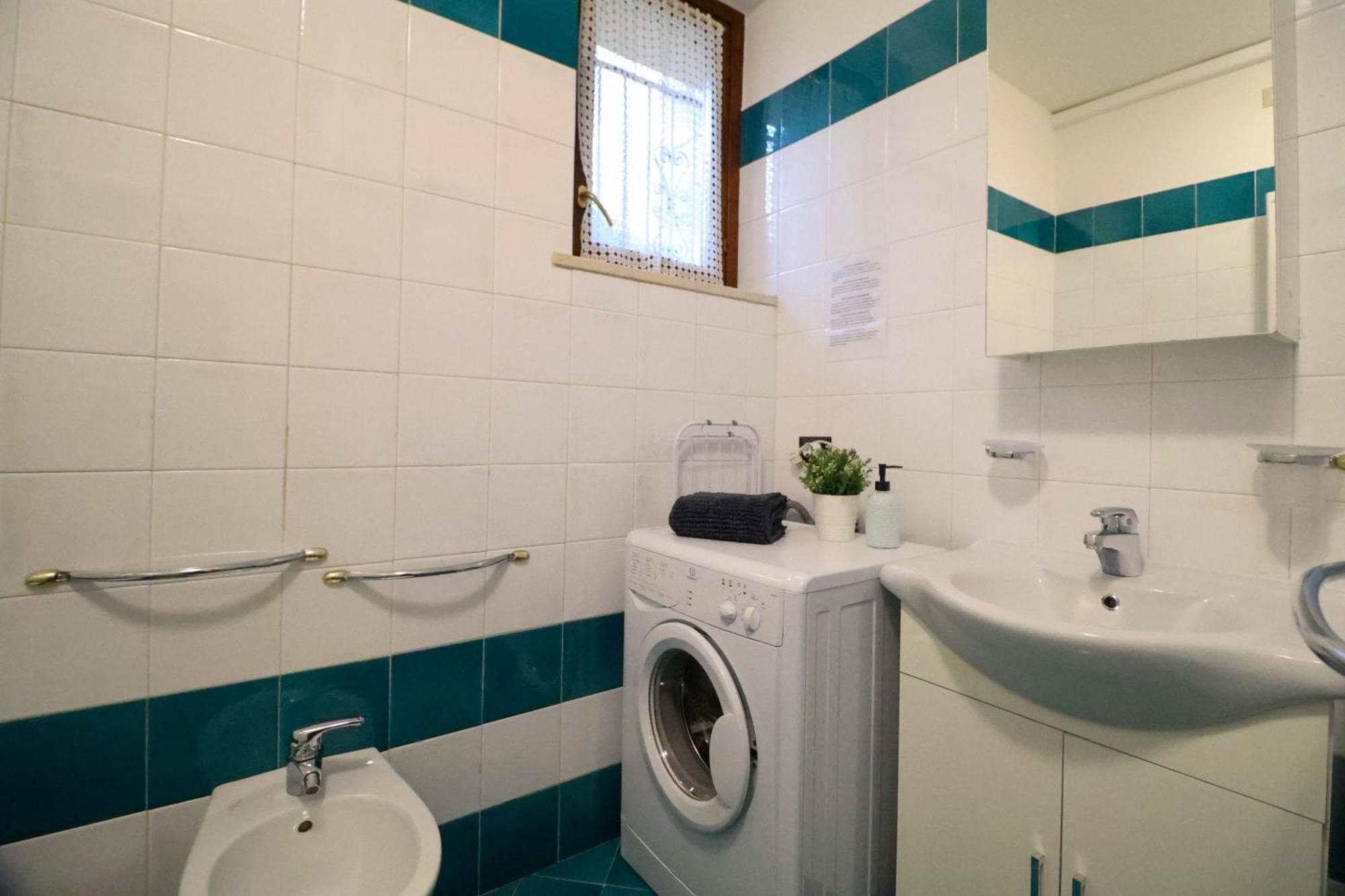 Ferienwohnung Nel Centro Di Desenzano Desenzano del Garda Exterior foto